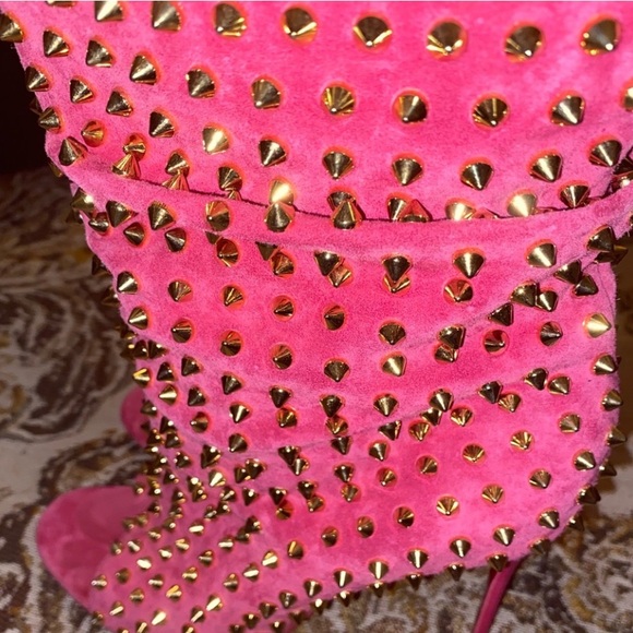 Christian Louboutin Guerilla Spike Bootie - Size 39.5 - Picture 4 of 9
